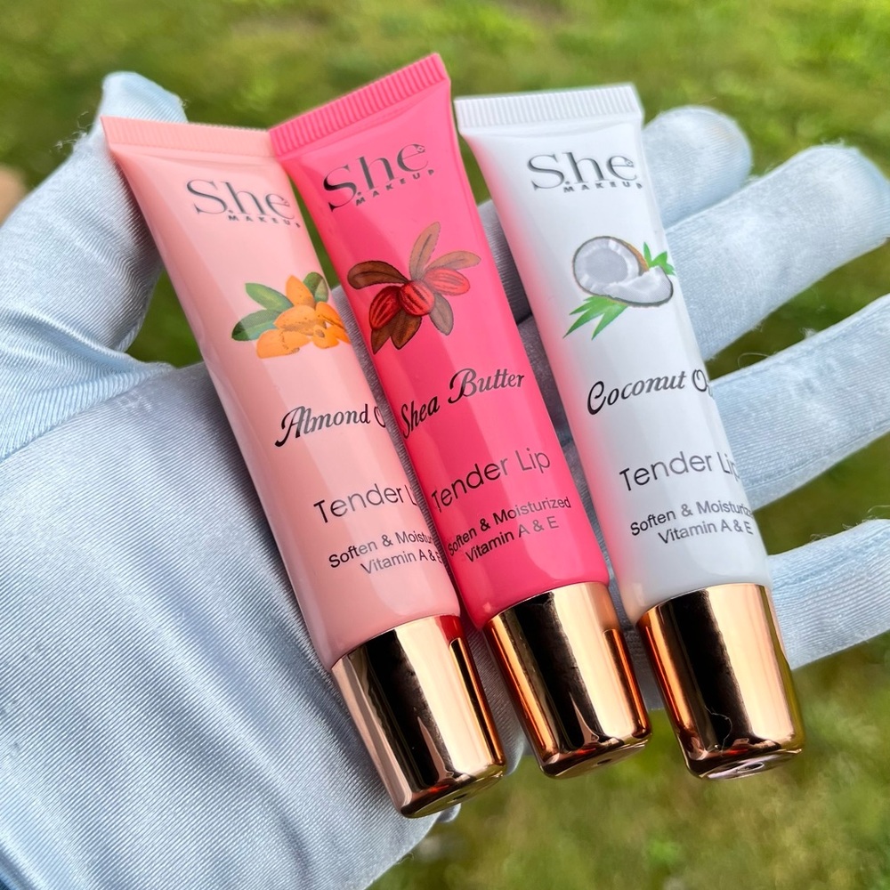 She Tender lip gloss, moisturizing lip care essential